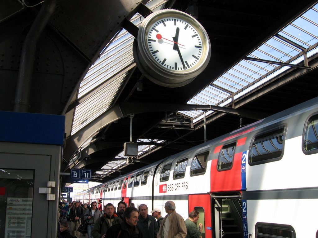 Reloj ferroviario suizo oficial.